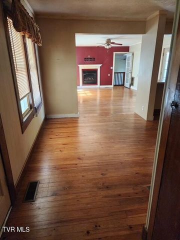 660 Goshen Valley Road, Church Hill, TN 37642
