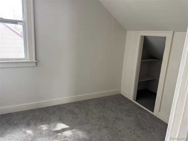 6490 Rosemont Avenue, Detroit, MI 48228