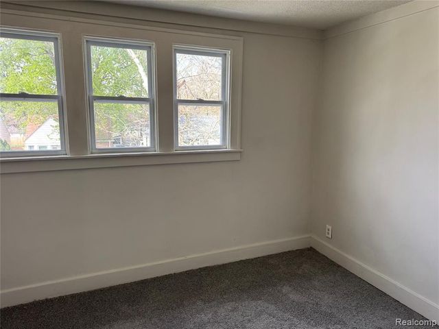 6490 Rosemont Avenue, Detroit, MI 48228