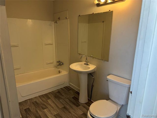 6490 Rosemont Avenue, Detroit, MI 48228