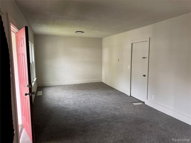 6490 Rosemont Avenue, Detroit, MI 48228