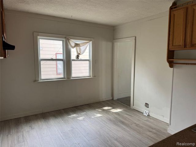 6490 Rosemont Avenue, Detroit, MI 48228