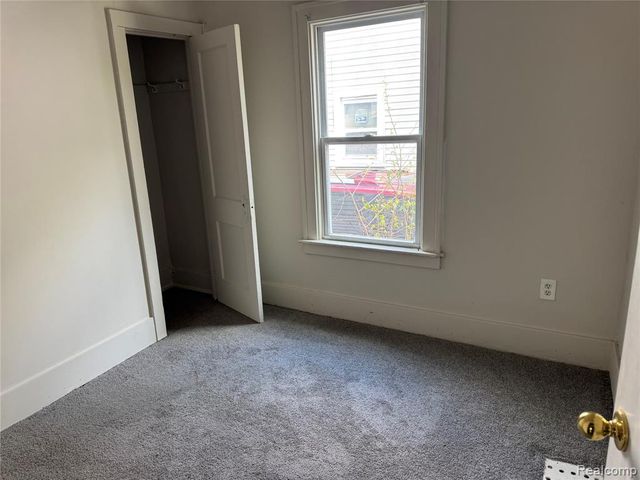 6490 Rosemont Avenue, Detroit, MI 48228