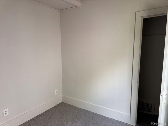 6490 Rosemont Avenue, Detroit, MI 48228