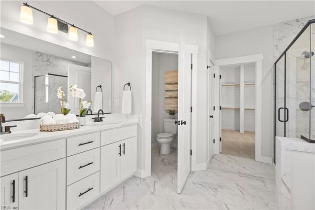2 Apron DR, Suffolk, VA 23434