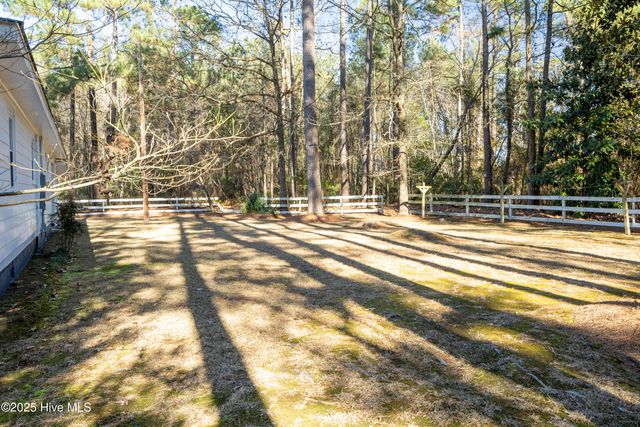 2907 Sivertsen Road, Autryville, NC 28318