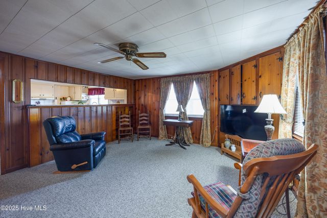 2907 Sivertsen Road, Autryville, NC 28318