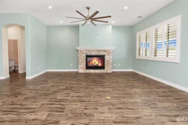 3702 Marian Way, Bakersfield, CA 93311