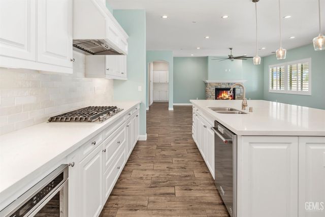 3702 Marian Way, Bakersfield, CA 93311