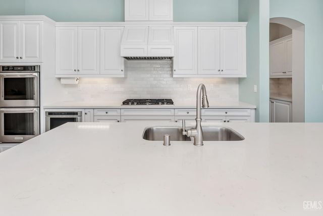 3702 Marian Way, Bakersfield, CA 93311