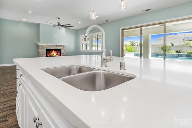 3702 Marian Way, Bakersfield, CA 93311