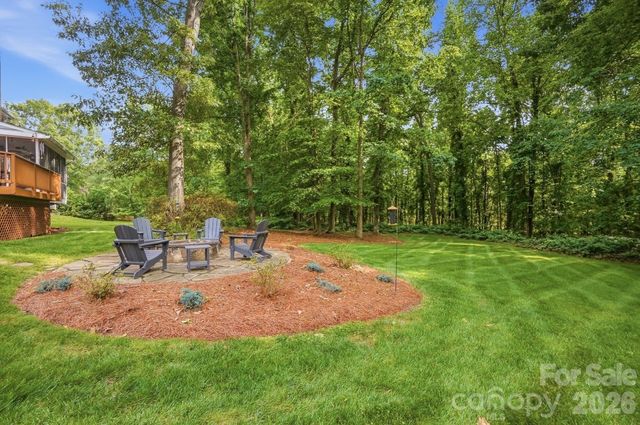 9918 Providence Forest Lane, Charlotte, NC 28270