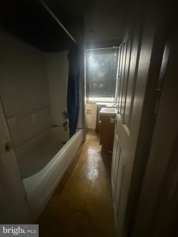 6984 ABERDEEN RD, Upper Darby, PA 19082