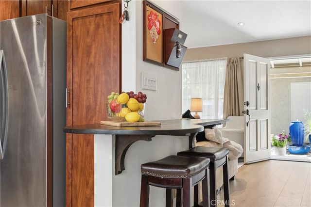 26047 Palomita, Valencia, CA 91355