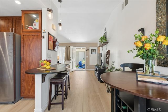 26047 Palomita, Valencia, CA 91355