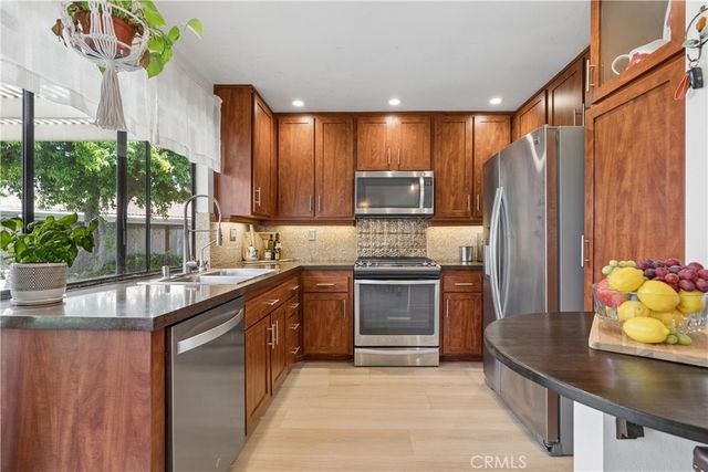 26047 Palomita, Valencia, CA 91355