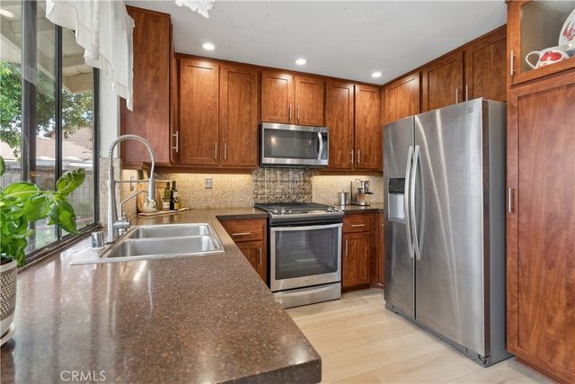 26047 Palomita, Valencia, CA 91355