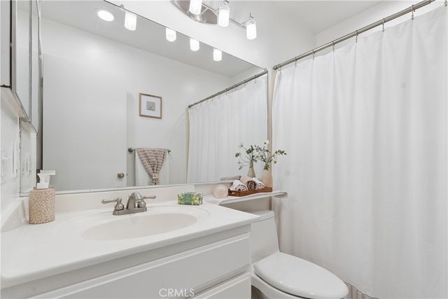 26047 Palomita, Valencia, CA 91355