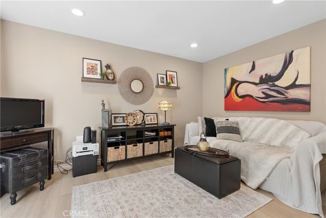 26047 Palomita, Valencia, CA 91355