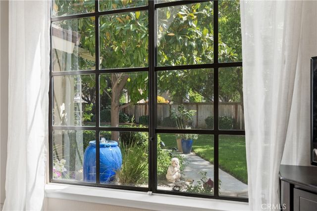 26047 Palomita, Valencia, CA 91355