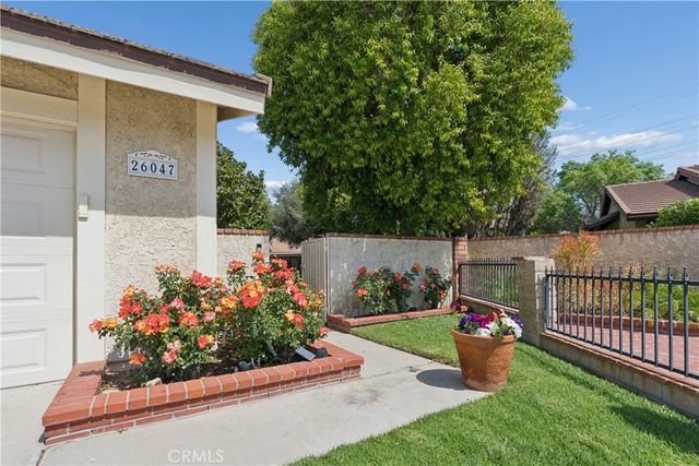 26047 Palomita, Valencia, CA 91355