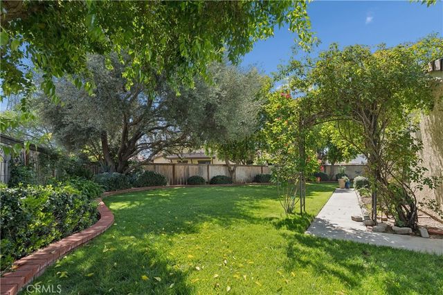 26047 Palomita, Valencia, CA 91355