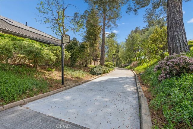 26047 Palomita, Valencia, CA 91355