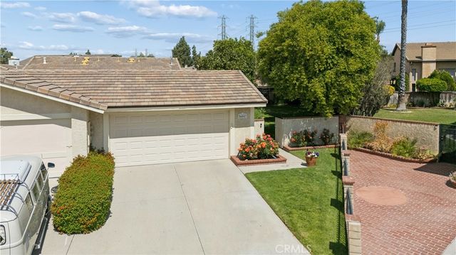26047 Palomita, Valencia, CA 91355