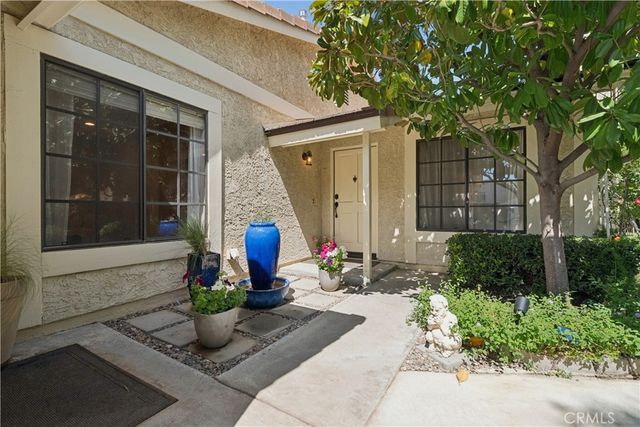 26047 Palomita, Valencia, CA 91355