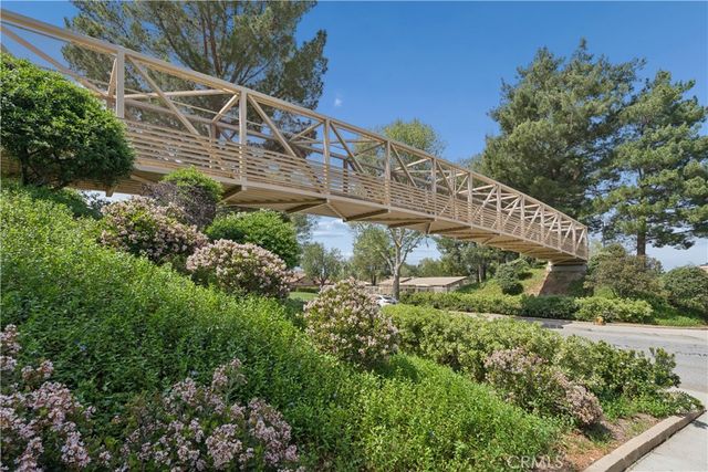 26047 Palomita, Valencia, CA 91355