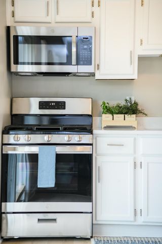 5914 Fillmore Place, Merrillville, IN 46410