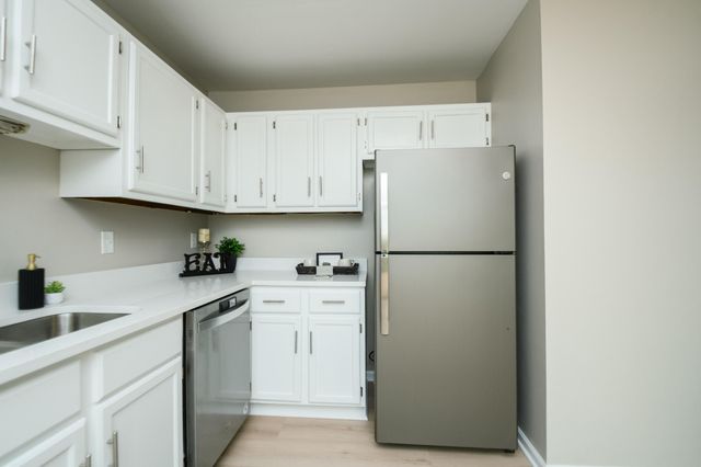 5914 Fillmore Place, Merrillville, IN 46410