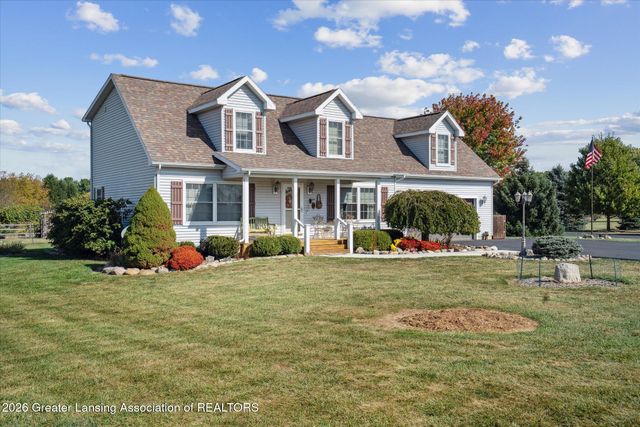 6042 Amanda Drive, Eaton Rapids, MI 48827