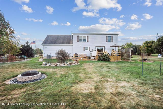 6042 Amanda Drive, Eaton Rapids, MI 48827