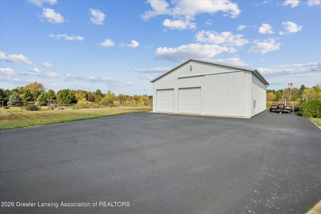 6042 Amanda Drive, Eaton Rapids, MI 48827