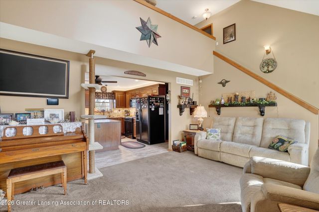 6042 Amanda Drive, Eaton Rapids, MI 48827