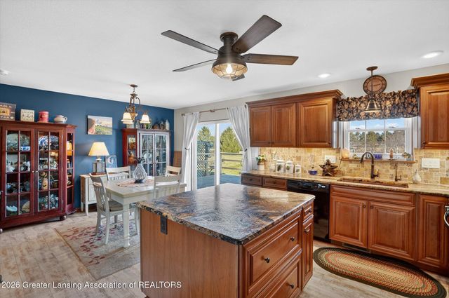 6042 Amanda Drive, Eaton Rapids, MI 48827