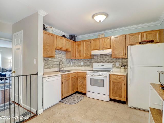 82 Cliffwood Avenue W 25, Cliffwood, NJ 07721