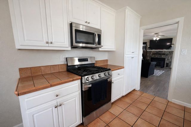 378 N Lawrence Ave, Yuba City, CA 95991