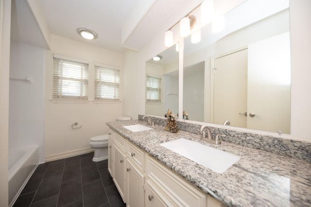 12138 Auburn Hills Drive, Tomball, TX 77377