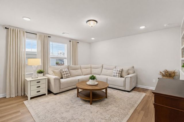 313 Lucca Drive, Summerville, SC 29486
