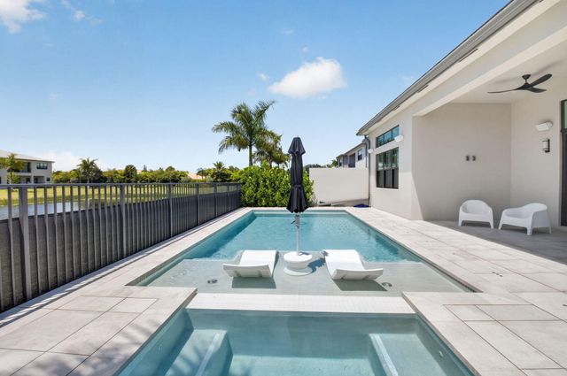 20033 Hirono Lane, Boca Raton, FL 33434