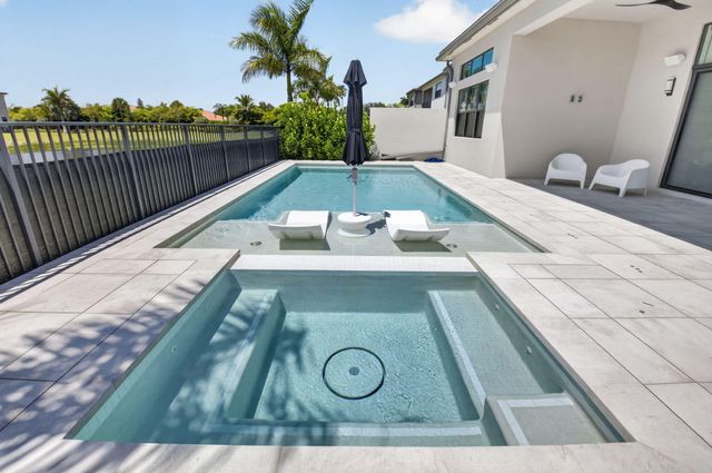 20033 Hirono Lane, Boca Raton, FL 33434