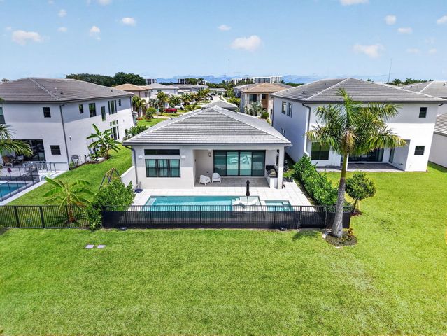 20033 Hirono Lane, Boca Raton, FL 33434