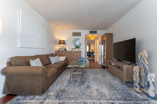 2004 Lake Osborne Drive 9, Lake Worth Beach, FL 33461