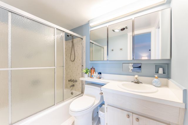 2004 Lake Osborne Drive 9, Lake Worth Beach, FL 33461