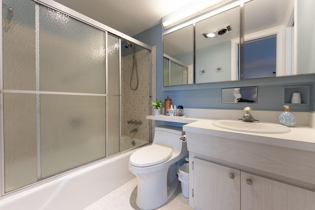 2004 Lake Osborne Drive 9, Lake Worth Beach, FL 33461