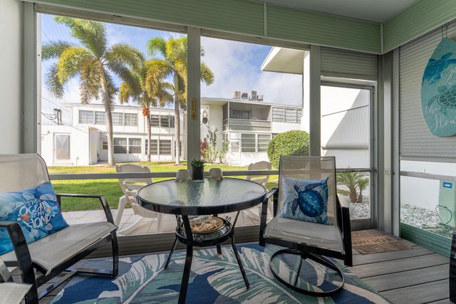 2004 Lake Osborne Drive 9, Lake Worth Beach, FL 33461