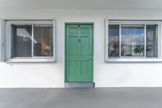 2004 Lake Osborne Drive 9, Lake Worth Beach, FL 33461