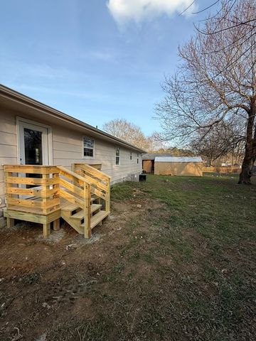 131 Cherokee Circle, Tunnel Hill, GA 30755